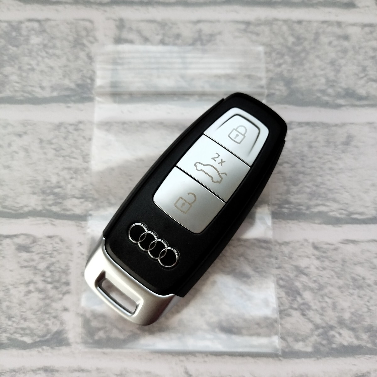 ☆未使用保管/送料無料/現行 A3モデル/アウディ 純正/3ボタン/スマートキー/キーレス☆B2504-16-1拍卖