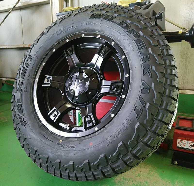 廃盤 新品4本セット FJ クルーザー プラド/150 タイヤホイール 17インチ OutLaw ファルケン ワイルドピーク AT3W 265/65R17 265/70R17拍卖
