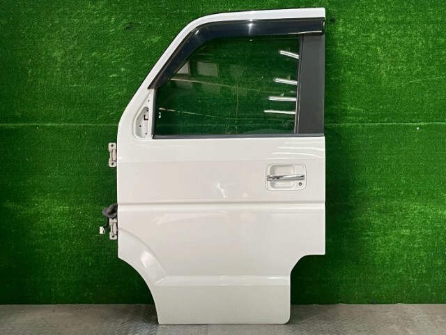 スズキ エブリィ  DA64W DA64V フロントドア左 68002-68H01 カラーZ7T拍卖