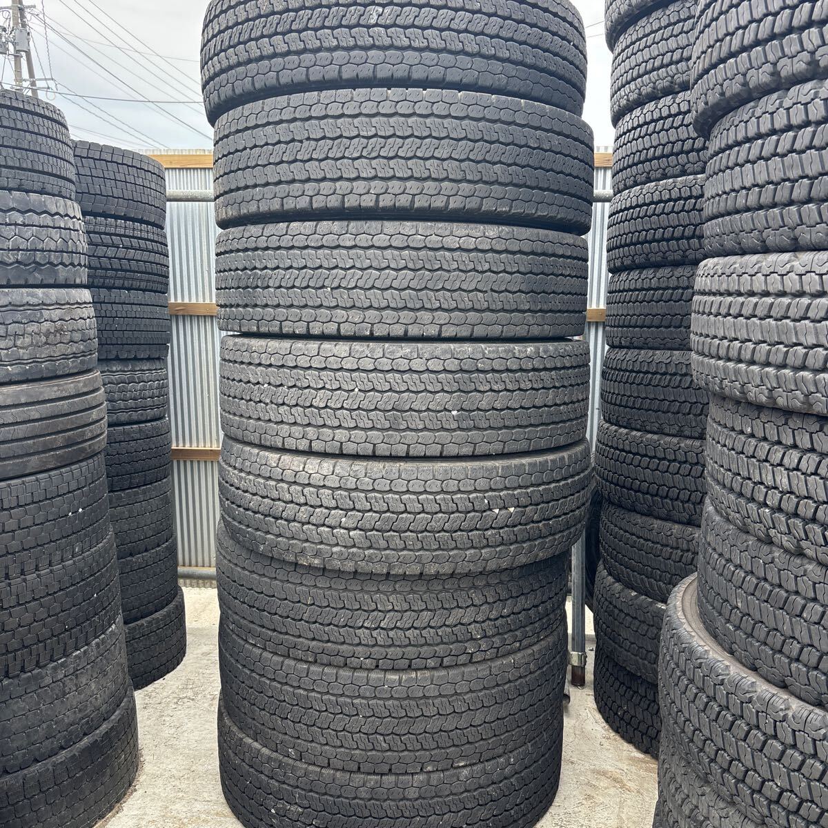 送料無料◆ 275/80R22.5 151/148J YOKOHAMA ZEN 902ze 大型トラック用スタッドレスタイヤ 2022-2023年製 8本セット拍卖