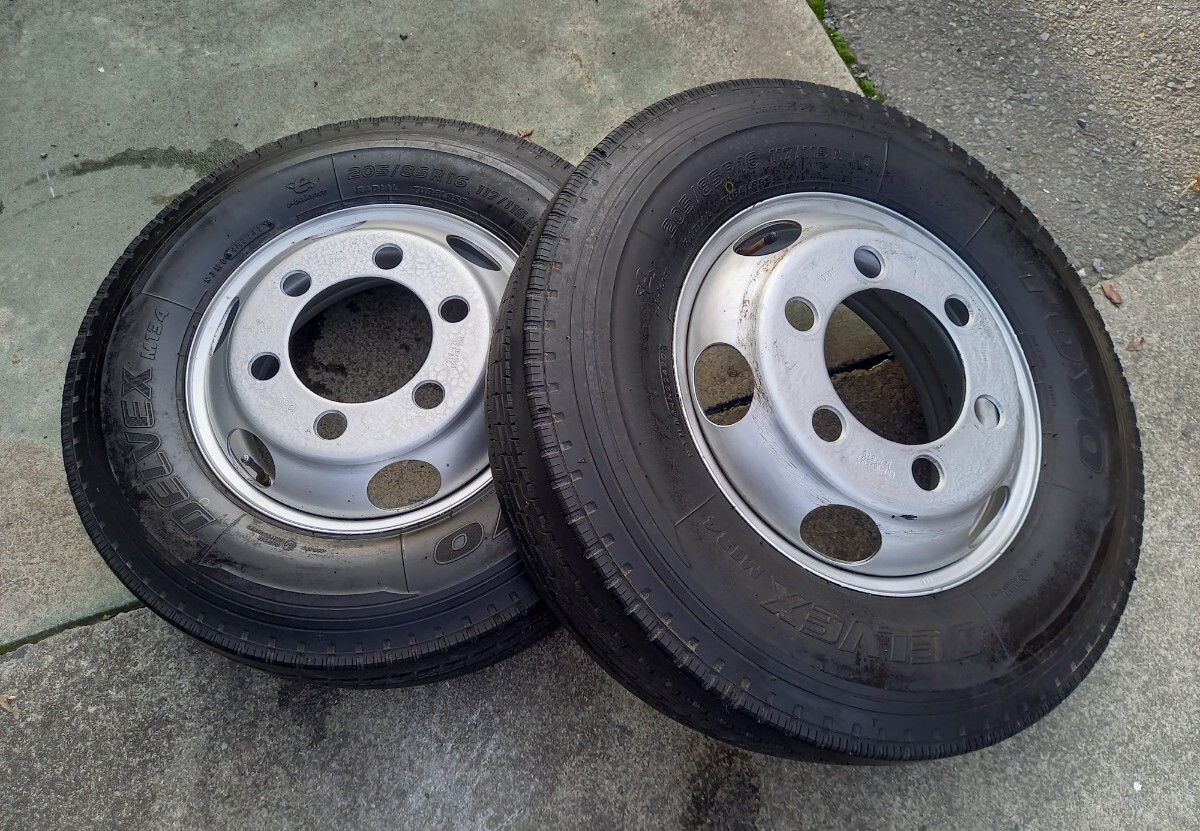 205/85R16 117/115N トーヨー TOYO デルベックス M134 中古 8分山 2本セット 2020年製 日本製 16インチ 5.5J 127-8TC ホイール付き B拍卖