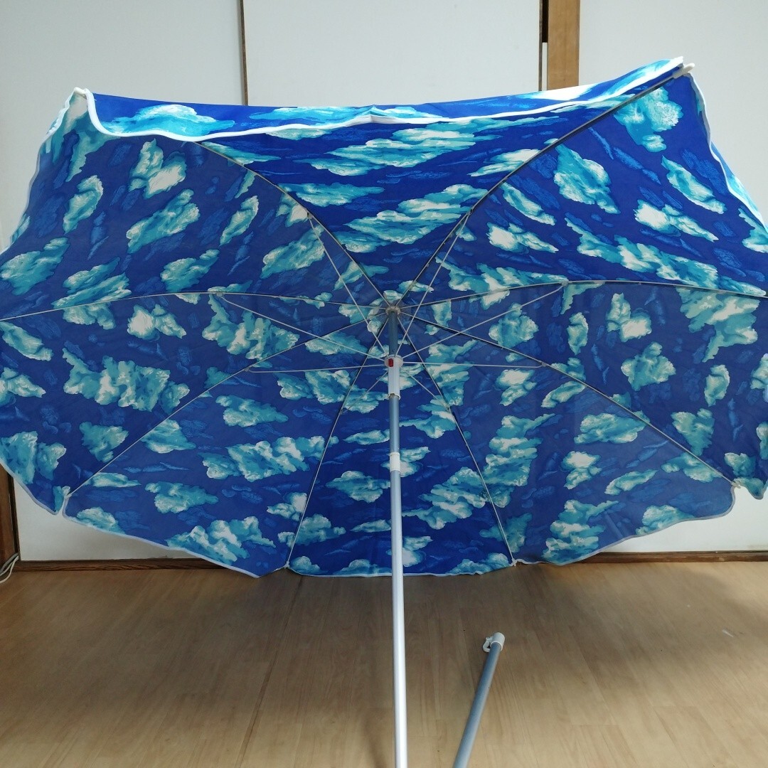 ほぼ未使用 パラソル 青空 アウトドア ビーチ 海 川 バーベキュー 拍卖