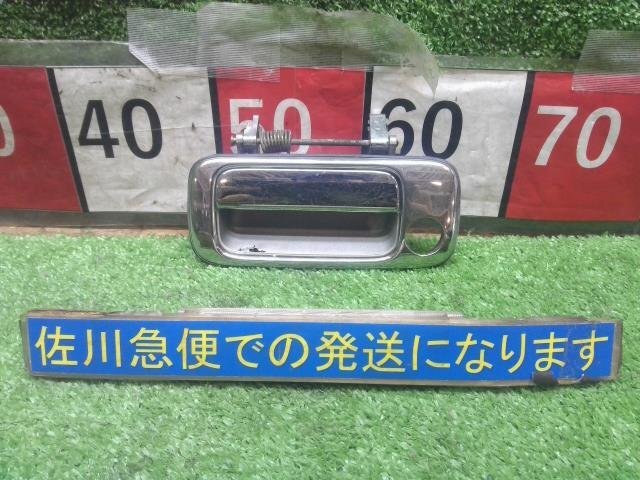 トヨタ 80系 80ランクル 前期 VX HDJ81V 左 フロント ドア アウターキャッチ キーシリンダー欠品 錆・傷・色剥げ・くすみ有り 現状販売拍卖