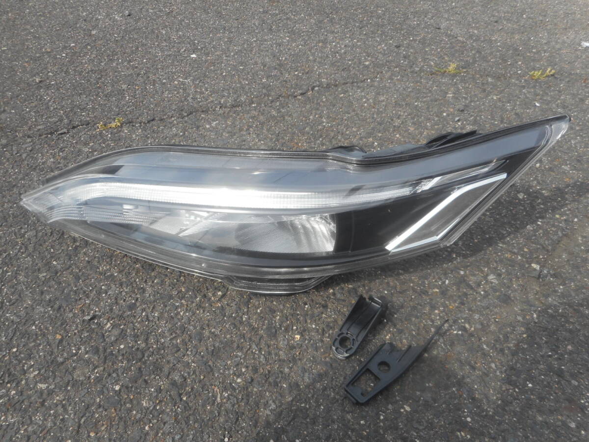 日産 ニッサン NISSAN セレナ C27 前期 純正 LED 左シグネチャー 左ウインカー 左コンビネーションランプ KOITO 212-23719拍卖