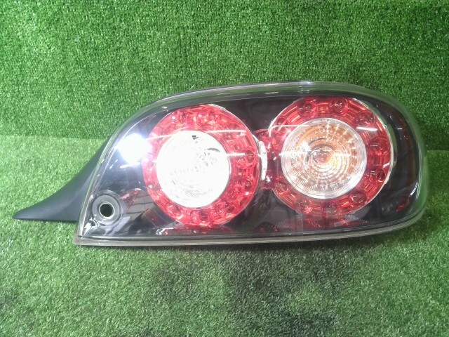 RX-8 ABA-SE3P 右テールランプ A3F 220-41098 F189-51-150J 後期拍卖