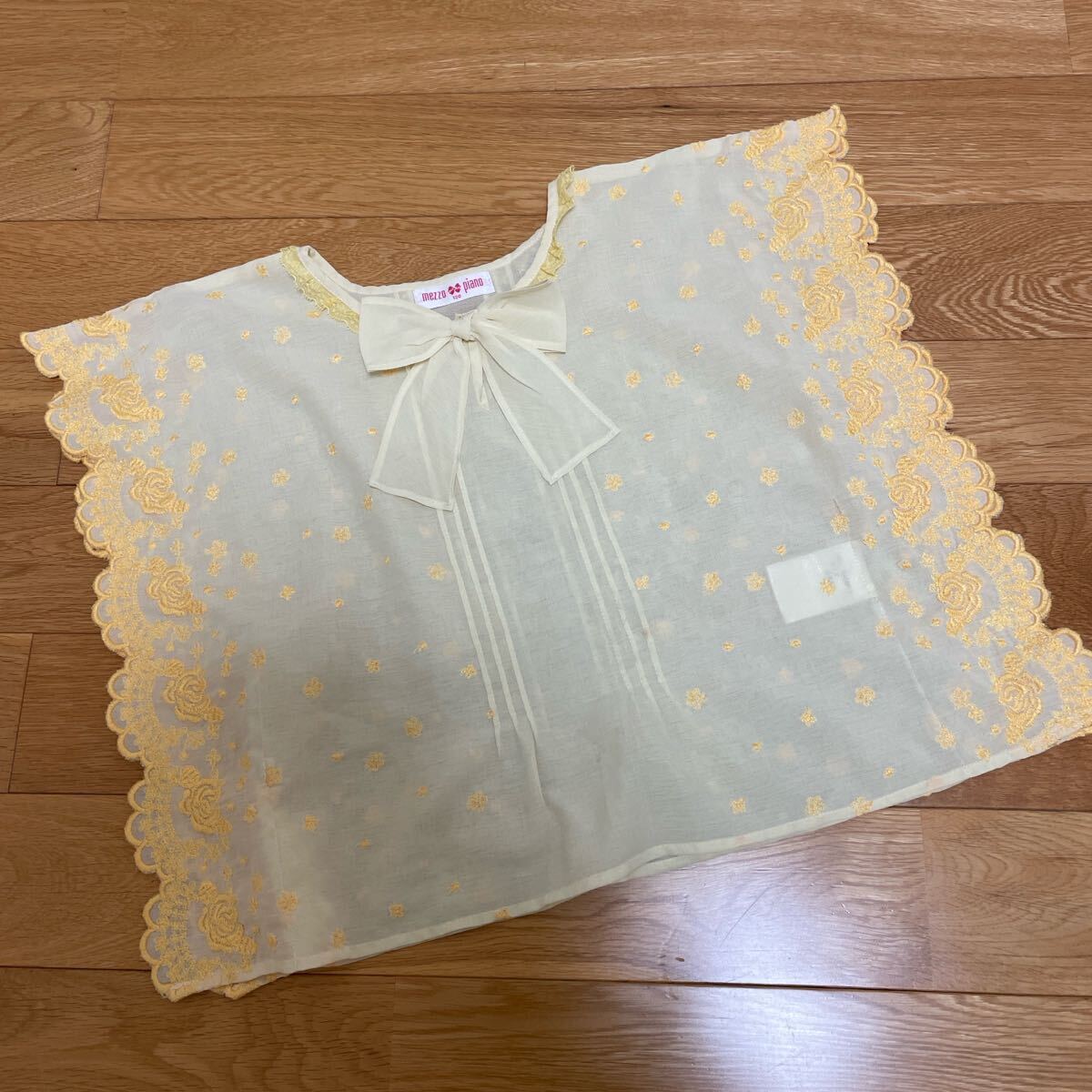 【サンプル品】mezzo piano メゾピアノ 刺繍 リボン ブラウス 120拍卖