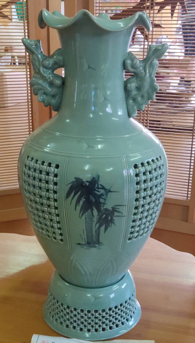 ⑥福島県南発 青磁特大花瓶花柄入り 約70cm 青磁器 大型 花瓶 アンティーク オブジェ 中古 手渡し 引取 定価15万円 (送4510~拍卖