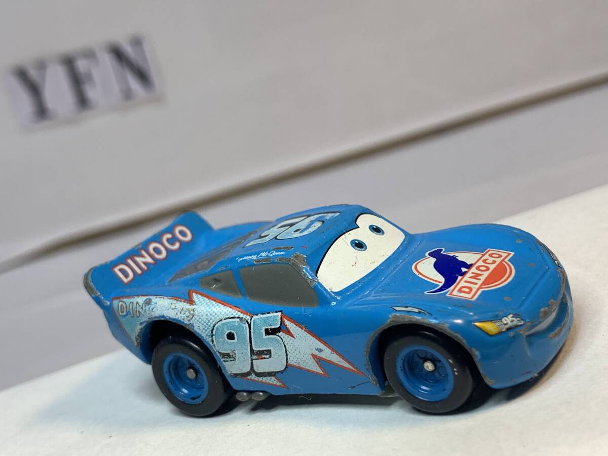 カーズ トミカ C-02 ライトニング・マックィーン(DINOCOタイプ)      ★YFN拍卖