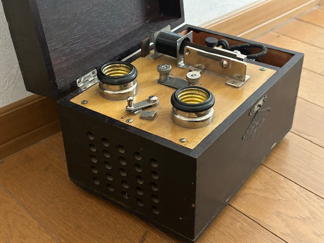 5V 真空管用充電器(?) 稼働品 ”ユーワイ製作所 充電機” アンティーク拍卖