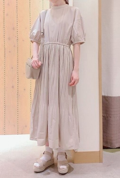 L 新品ehka sopoエヘカソポ★消しプリーツワンピース★フリー★ベージュ L拍卖