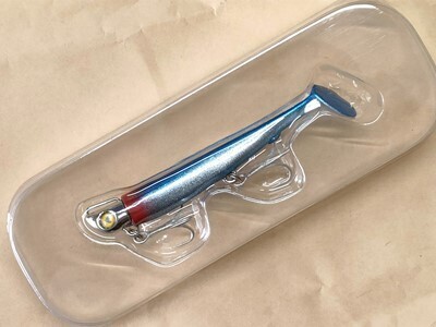 ルアー BlueBlue ブルーブルー ジョルティミニ 黄目8g銀ヘッド + 青銀 1口サイズの最軽量タイプ 浅瀬をゆっくり引ける シーバス拍卖