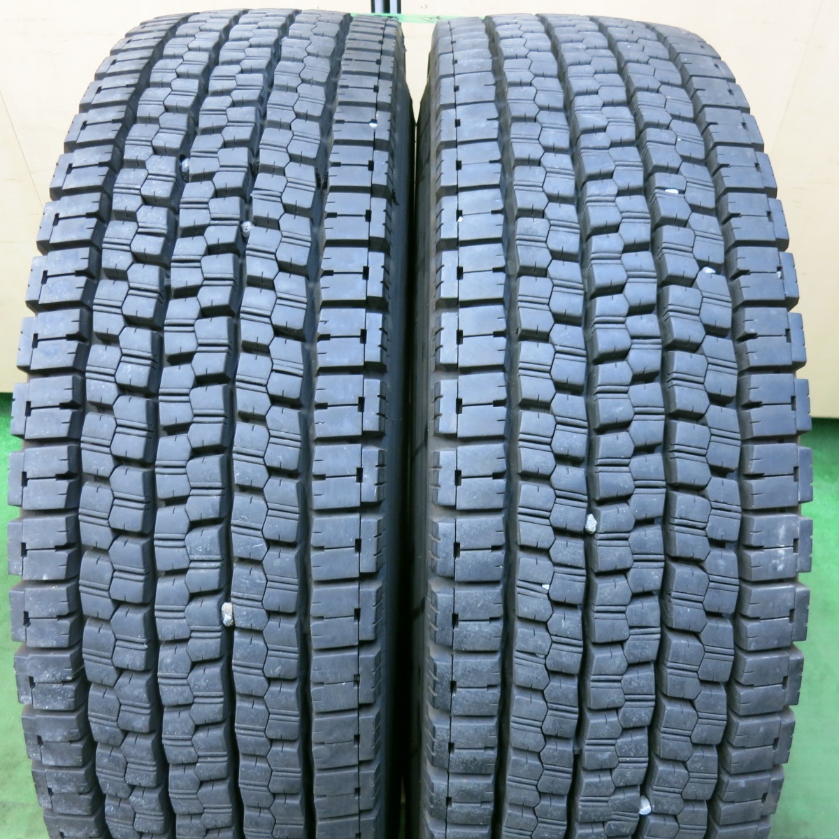 バリ溝!24年!9.5分!2本★トラック タイヤ 11R22.5 14PR スタッドレス ブリヂストン W999 22.5インチ★5053004SYスタ拍卖