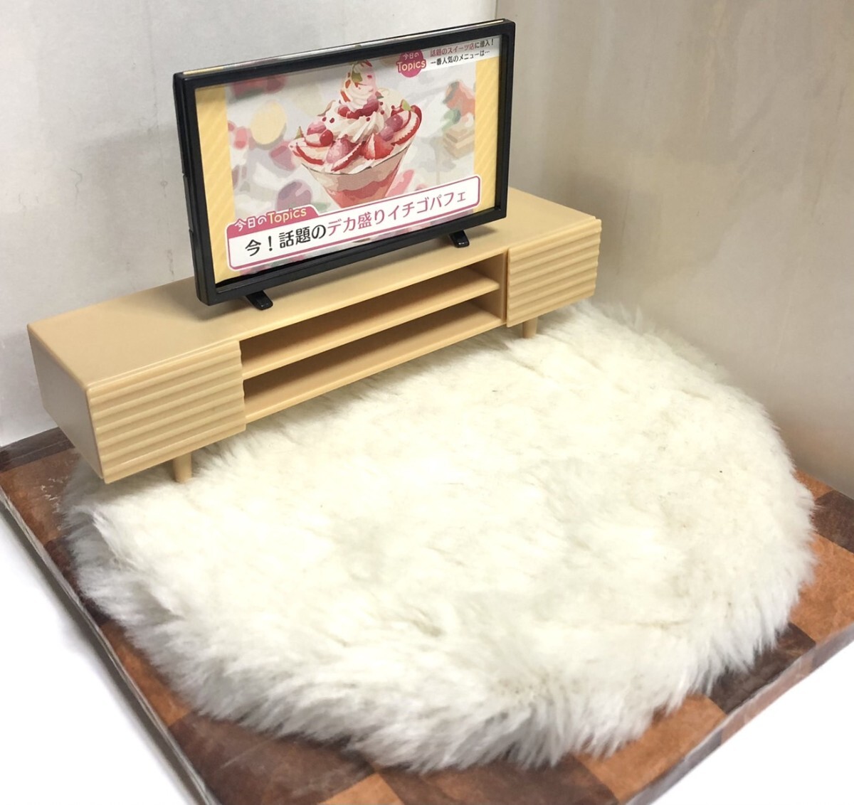 新品 フィギュア用 テレビ テレビ台 2点セット ミニチュア サイドボード お部屋づくり ドールハウス 引き出し開きます 匿名 送料無料拍卖