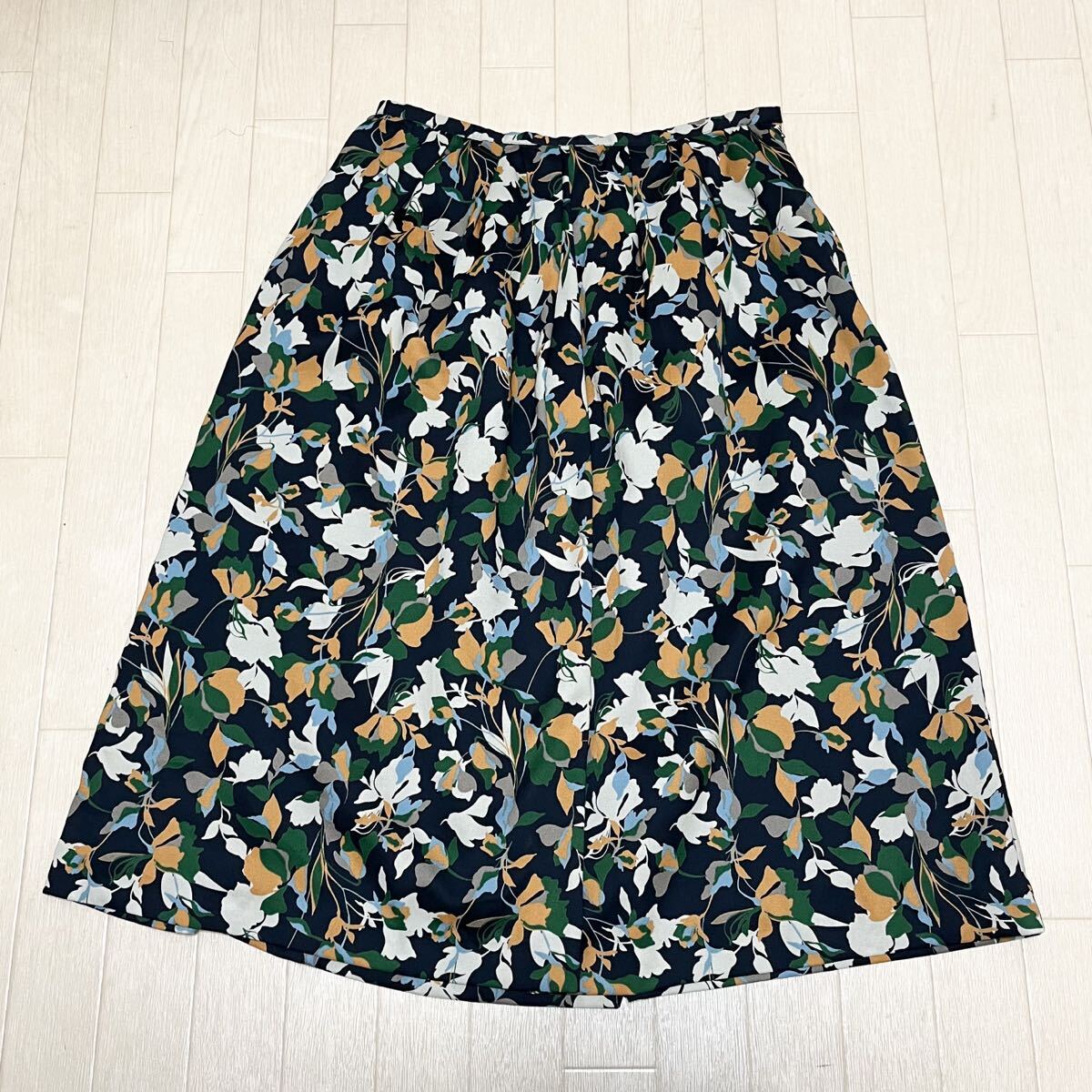 和762★ J.PRESS ジェイプレス フレアスカート ロングスカート 花柄 総柄 9 ネイビー レディース拍卖