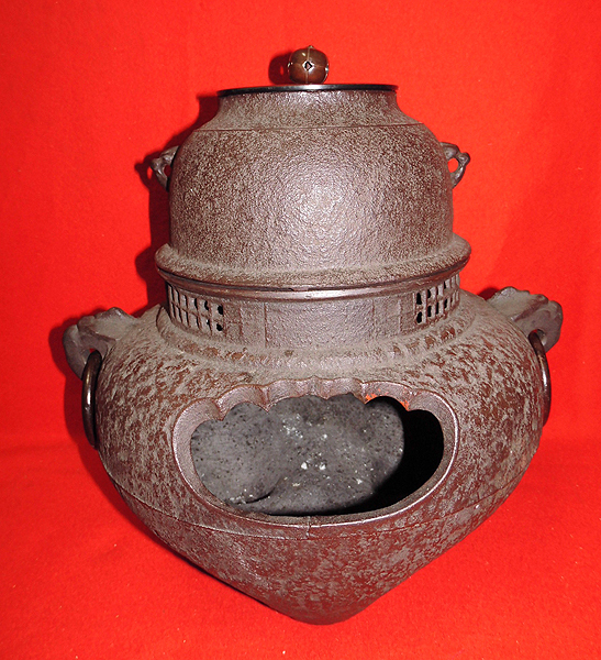 茶道具 風炉「平丸釜添鉄製切合鬼面風炉釜」XM149拍卖