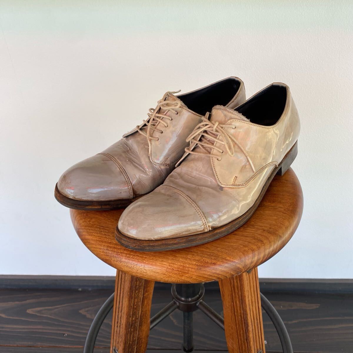 【ミハラヤスヒロ MIHARA YASUHIRO ペイントカラー キャップトゥ 外羽根 エナメル レザーシューズ 革靴 25.5cm ホワイト 白】拍卖