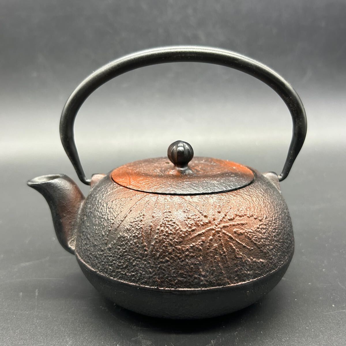 南部鉄器 鉄瓶 南部鉄瓶 丸もみじ 茶漉し付 急須 南部鉄 茶瓶 鉄器 鉄分補給 ネ20-10拍卖