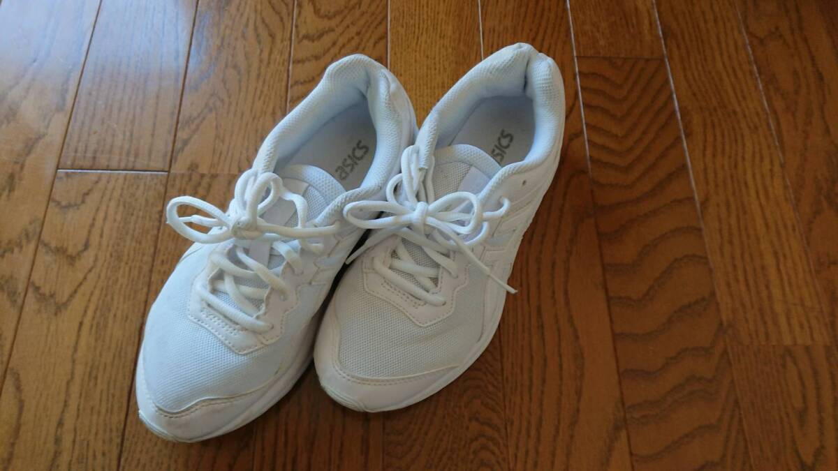 11026 靴 くつ 白 通学靴 asics 1154A127 23.0拍卖