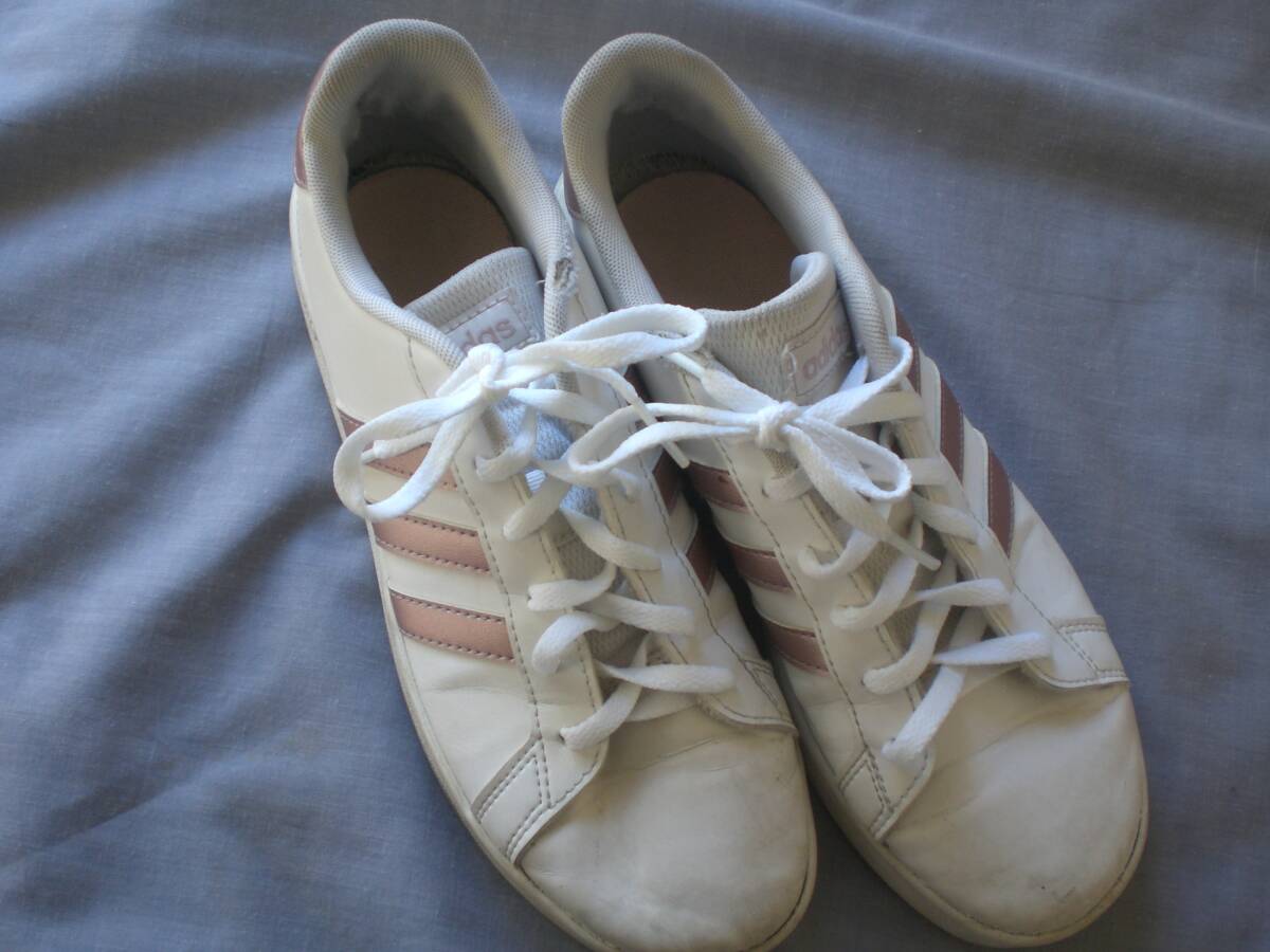 11556 靴 くつ adidas アディダス 24.0拍卖