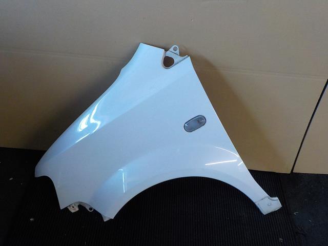eKスポーツ H82W 左フロントフェンダー W13/パールホワイト【個人宅宛発送不可】拍卖