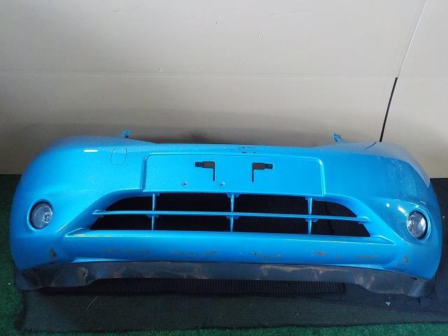 ノート E12 フロントバンパー RBE/水色 ガリ傷多数【個人宅宛発送不可】拍卖