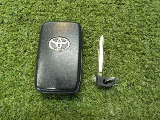 ◆ZVW30 プリウスで使用 キーレスリモコン 1ケ 89904-47170【レターパック発送】◆N-2-5A拍卖