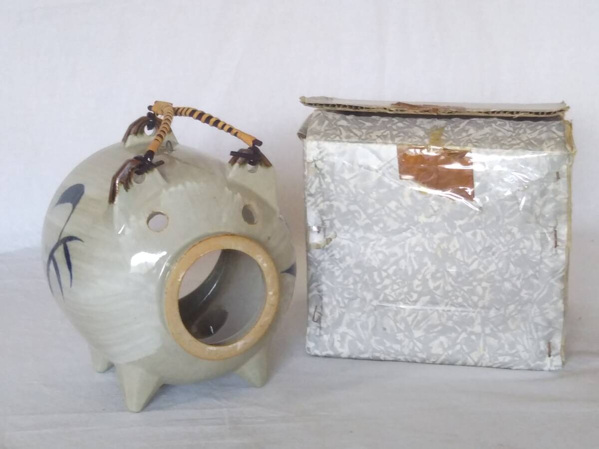 ★萬古焼 アシエ蚊トリ豚 蚊取り器 蚊取り線香入れ 蚊遣り器 レトロ 陶器 ススキ アシ絵 万古焼 拍卖
