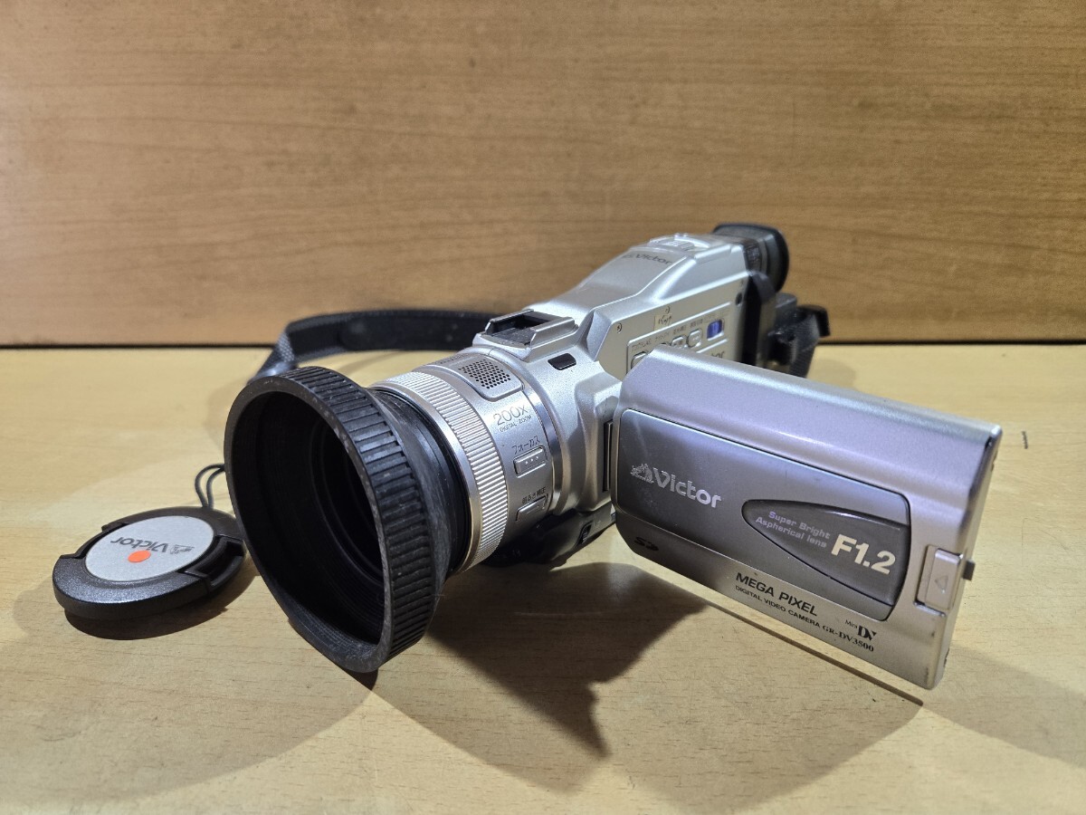 Victor ビクター デシタルビテオカメラ GR-DV3500拍卖