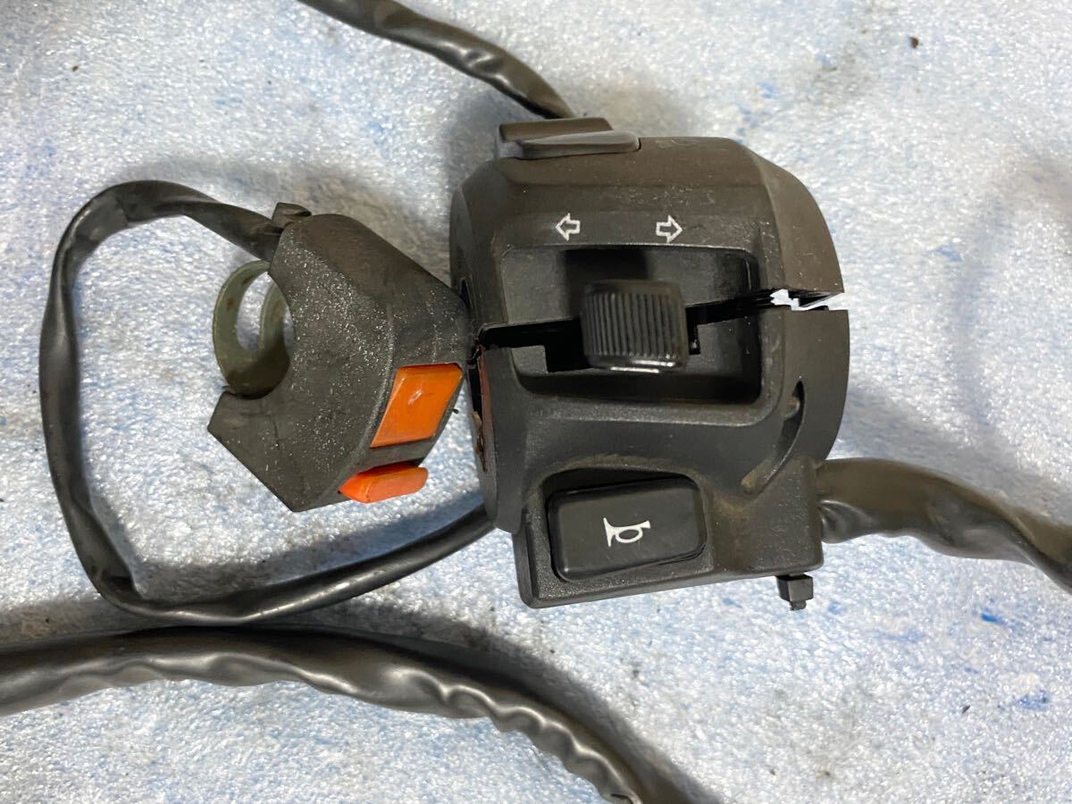 YZF-R15 純正ハンドルスイッチ 左右 1CME11 R125 VG5 ヤマハ ノーマル ボックス 検(MT25 XSR FZ FZS GT YS フェザー250 YBR TZR TZM)拍卖