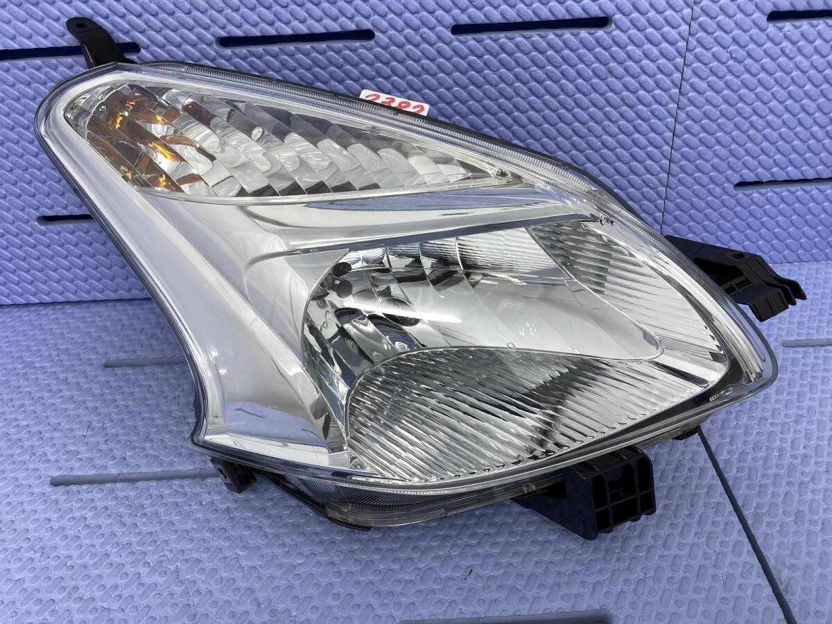 2382 * 美品/破損無 ラクティス NCP100 前期 ヘッドライト 右 右側 ハロゲン レベ付 イチコー 52-156 拍卖