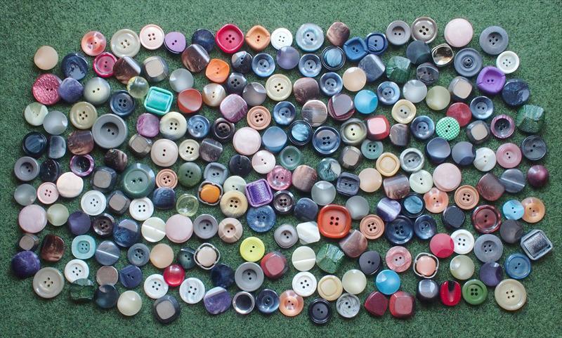 レトロ手芸雑貨*デッドストックボタン・お買い得になるかわからないけどΦ16㎜~29㎜ぐらい218個・320g・A拍卖