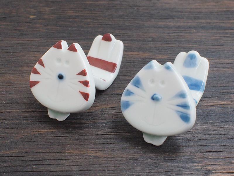 キッチン雑貨☆未使用・陶器ネコちゃん箸置きペア2色セット☆テーブルウェア―拍卖