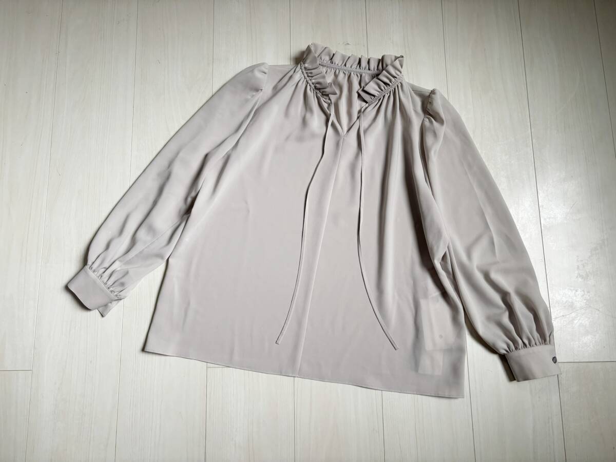 新品 M-PREMIER エムプルミエ ブラウス リボン ギャザー フリル 32P ベージュ C336-607 プルオーバー ▼0601拍卖