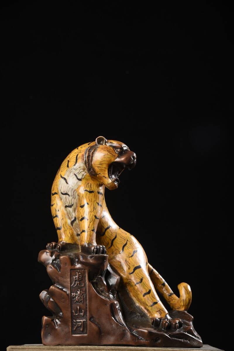早期收集 古銅胎景泰藍彫 老虎 呼嘯山河 賞物 置物 稀少珍品 仏教古美術 古擺件 時代物 古董品 骨董 旧家蔵出 唐物 中国古玩 古美術品拍卖