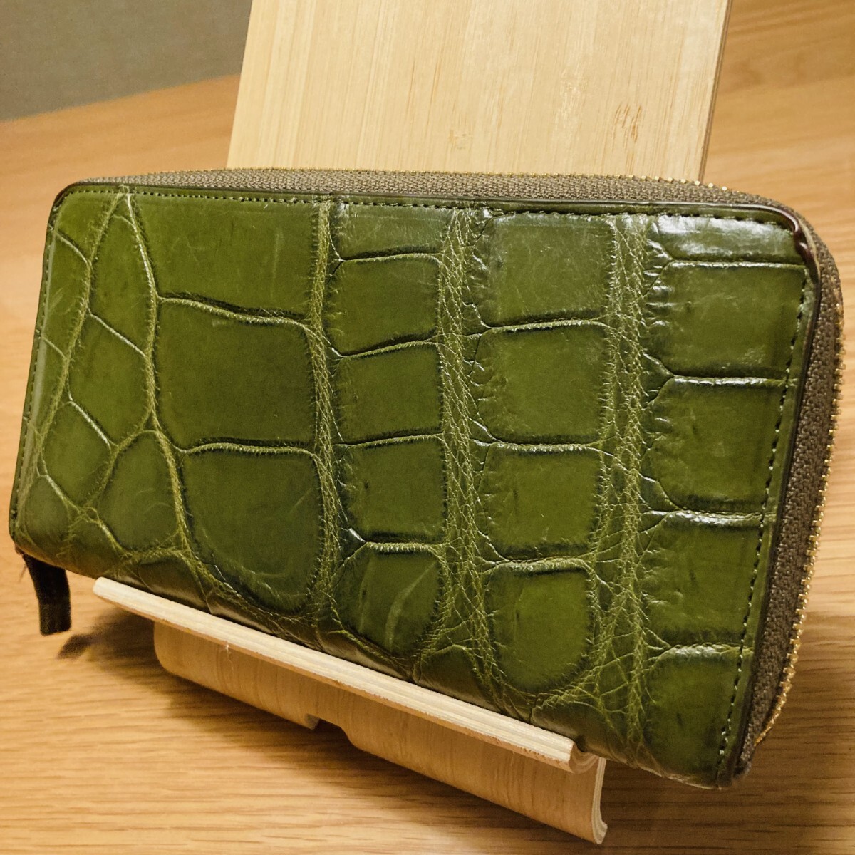 ★即決★ クロコダイル クロコ 鰐 ワニ革 サイフ 財布 ラウンドファスナー ジップ カーキ オリーブ マット加工 大容量 緑 グリーン拍卖