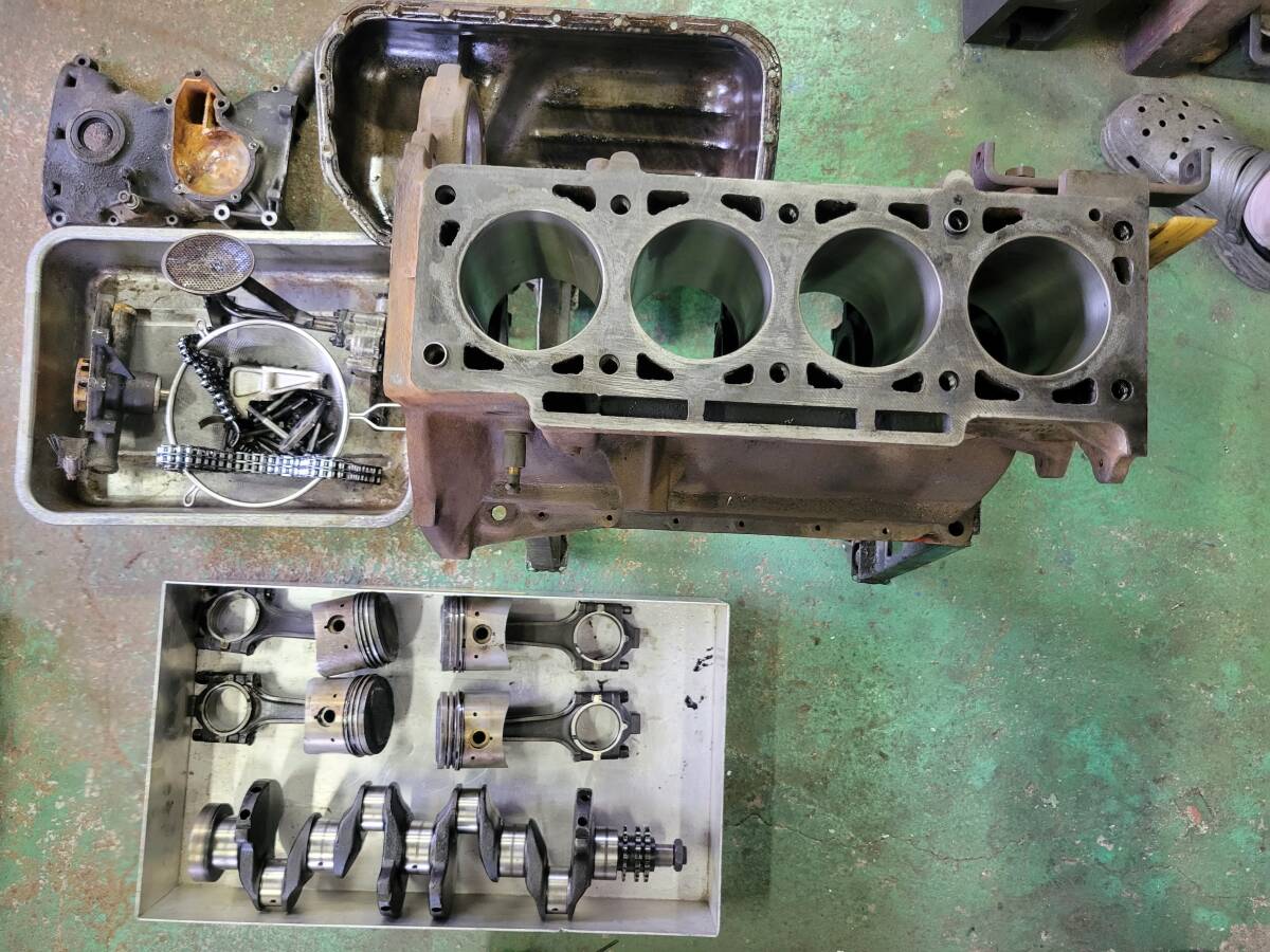 アルピナBMWエンジン部品です、画像が全てです画像確認してご判断お願いいたします。拍卖