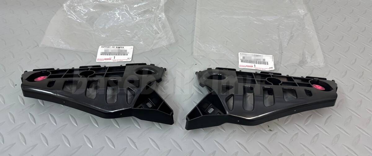 ■新品■トヨタ純正部品 30系 アルファード 左右 フロントバンパー リテーナー サイドサポート ヴェルファイア拍卖