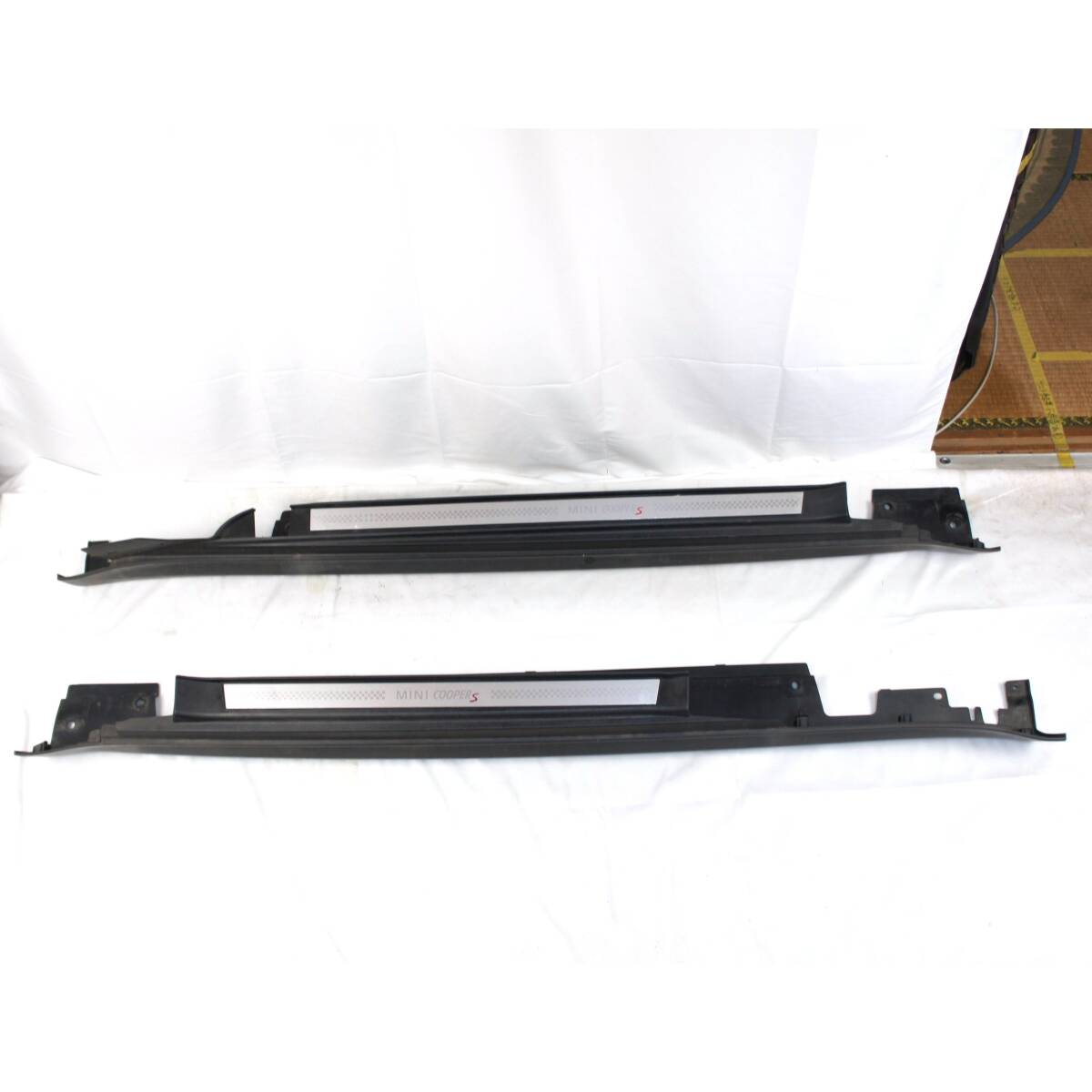 左右セット サイドステップ 素地 R55 前期 MM16 ミニ クーパーS クラブマン外し サイドスカート 114129-10 7167591-0 7167592-0 @12070s拍卖
