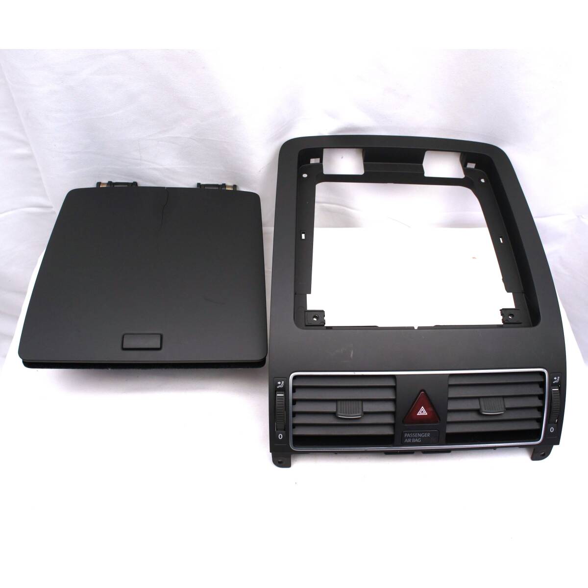 ダッシュボードパネル 小物入れ 2012 DBA-1TCAV 後期 トゥーラン センターパネル 1T1819728G 1T2819728F 1T2857921E トップ割れ@12099s拍卖