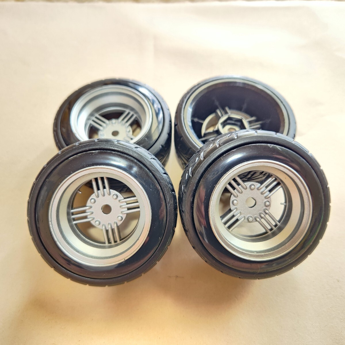 ●即決価格●送料無料●ドリフトタイヤ付●銀●シャドー●オフセット9●小径● 旧車 ホイール TT02 TT01 D3 D4 D5 YD-2 ラジコン拍卖