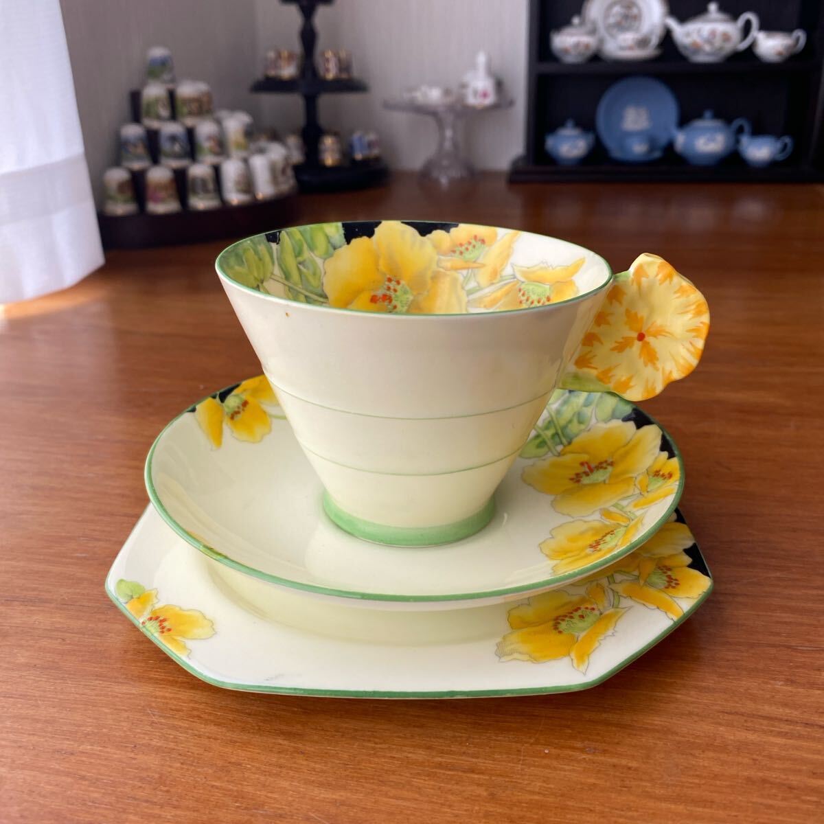 激レア フラワーハンドル パラゴン アイスランドポピー カップ ソーサー プレート拍卖