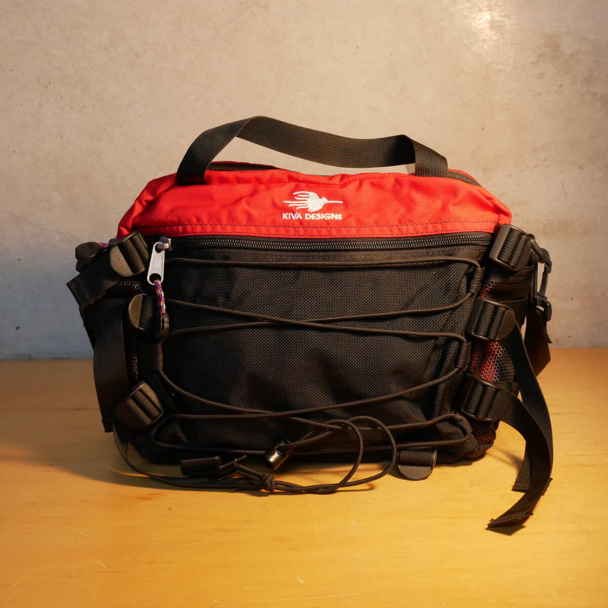 『KIVA DESIGNS ウエストバッグ』No,16 赤 黒 Red Black キバデザイン ウエストポーチ アウトドア拍卖