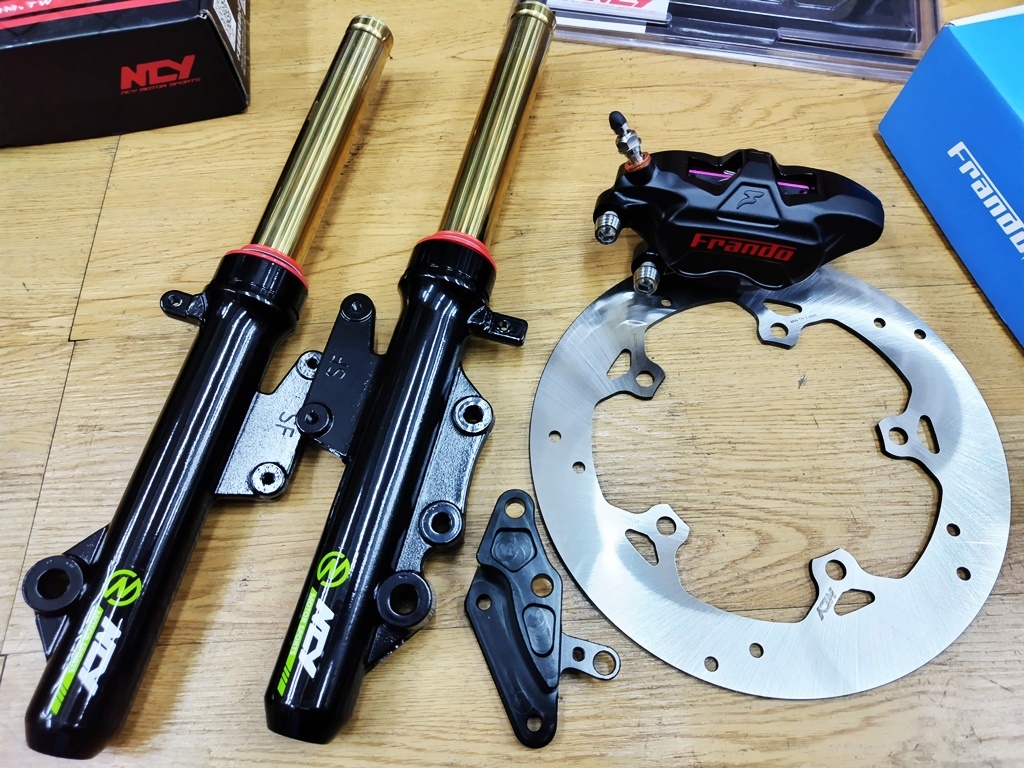 YAMAHA マジェスティS 155 SAVIOR ディスクローター+NCY N-17フロントフォーク+FRANDO 4POT キャリパー+キャリパーサポート 新品4点セット拍卖