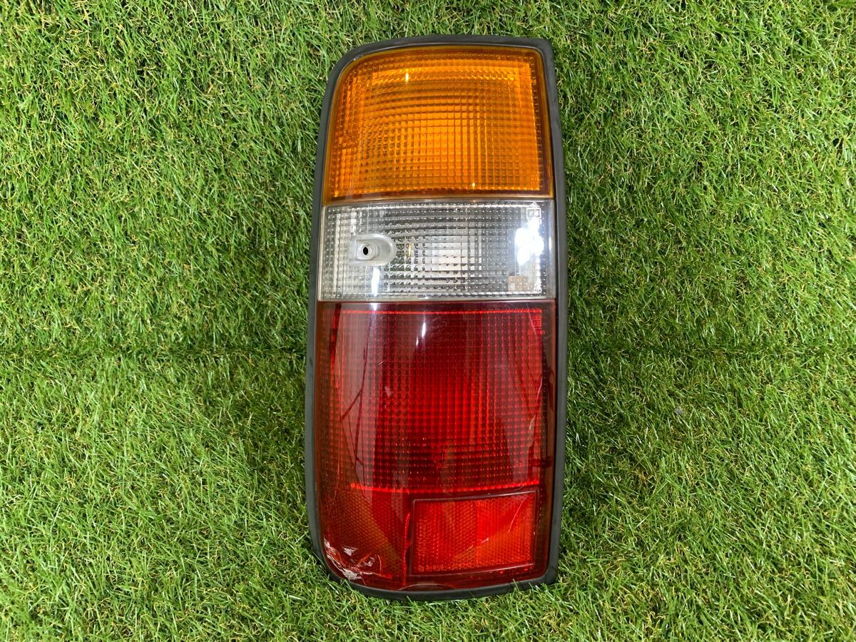 FJ80G FZJ80G HZJ81V HDJ81V 80系 ランドクルーザー ランクル テールランプ テールライト 左側 助手席側 KOITO 60-39 【Bb764-58】拍卖