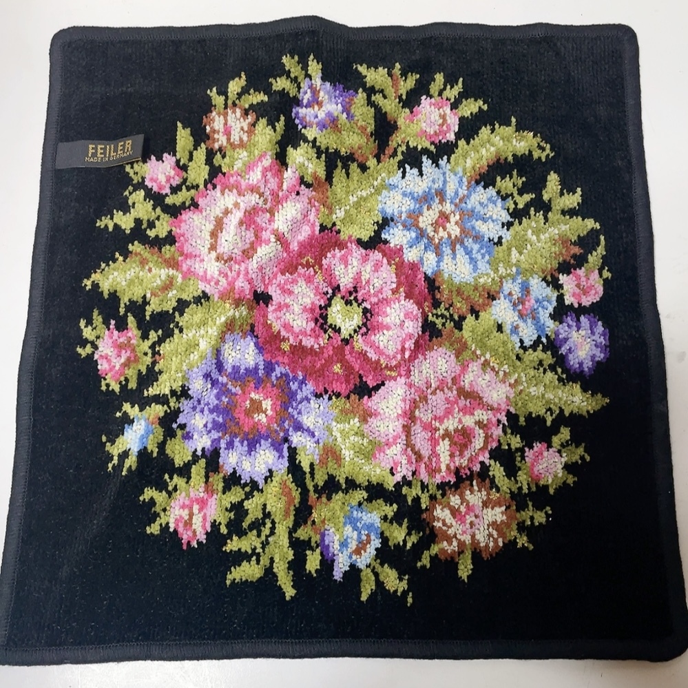 送料無料 即決 未使用★FEILER フェイラー タオルハンカチ 黒地花柄 30cm角拍卖