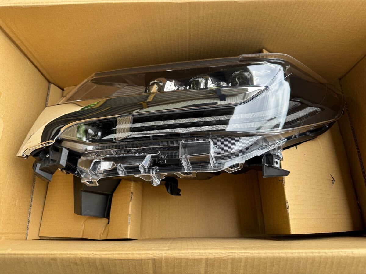 美品 R4 22年製 30 アルファード 後期 純正 3眼 ヘッドライト 左 (ハ) AYH30 AGH30 AGH35 GGH30拍卖