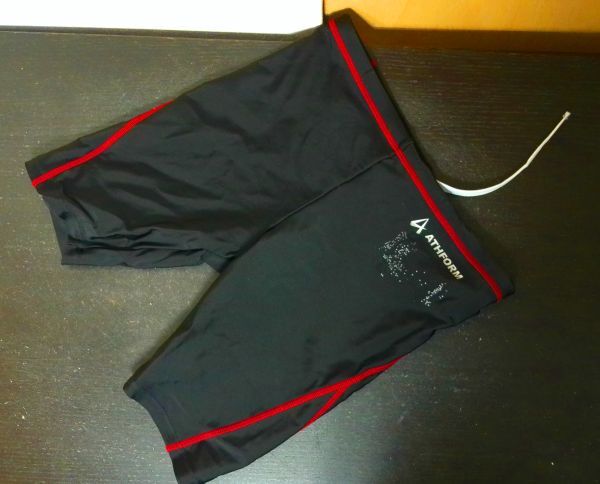 中古品☆ATHFORMメンズトレーニング水着子供150サイズ相当 タグなし 水着&レオタード3着まで同梱可 出品商品10点落札送料無料拍卖