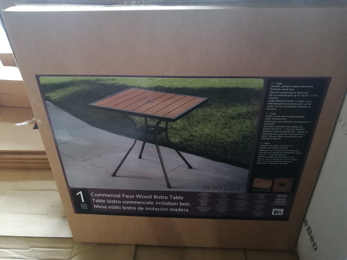 Newport テーブル SunVilla Newport 屋外テーブル拍卖