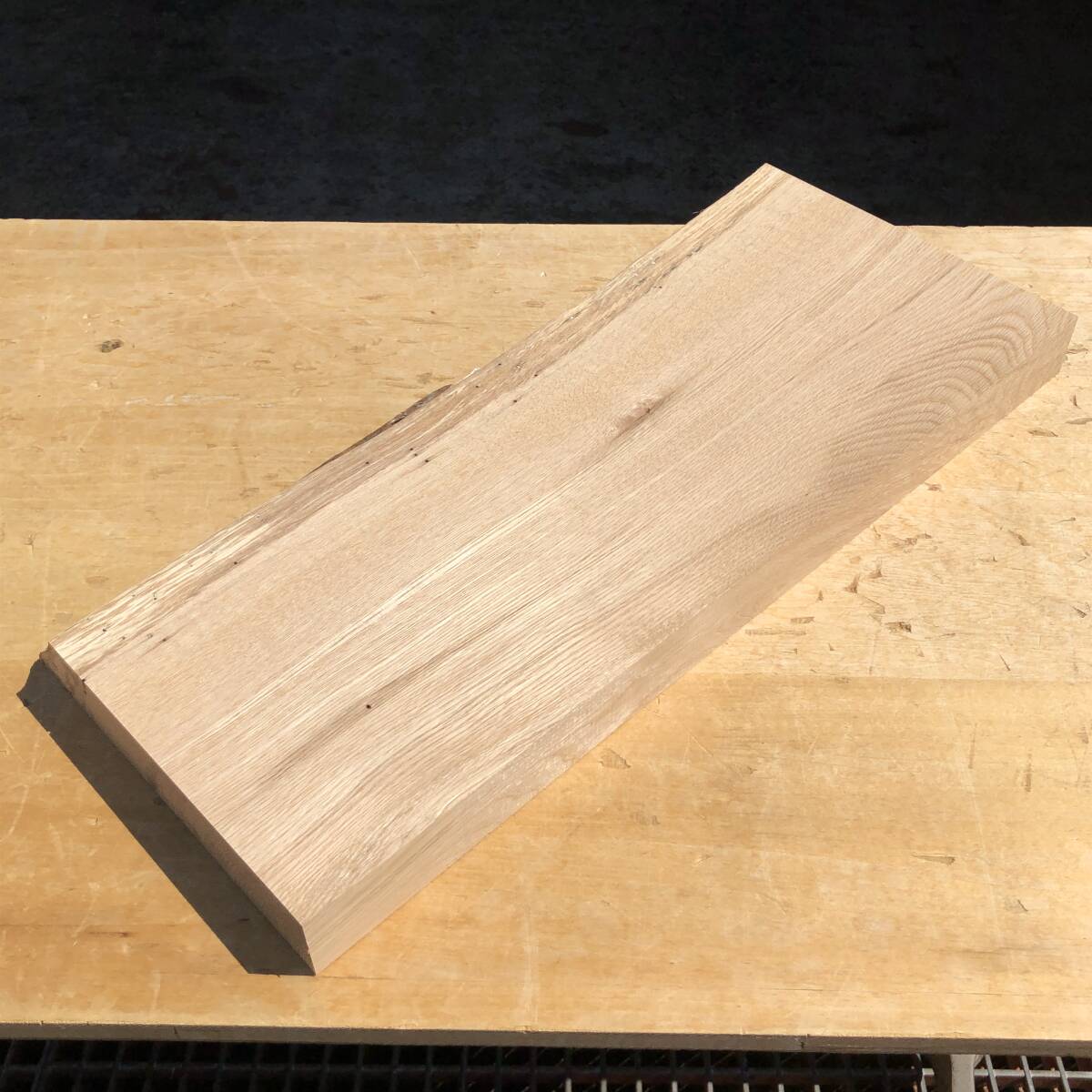 送料無料!楢【Y808Z】547×223~255×40mm ナラ 虎斑 木工 DIY 天然木 自然素材 材木 木材 乾燥材 無垢材《銘木すずめや》拍卖