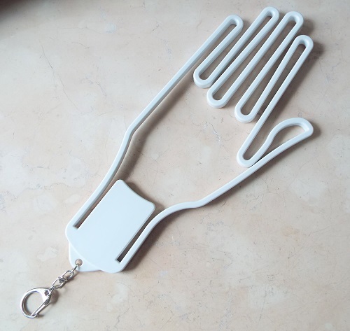 送料無料!■ ゴルフグローブ グローブホルダー ハンガー 手袋 型崩れ防止 プラスチック製 グローブキーパー拍卖